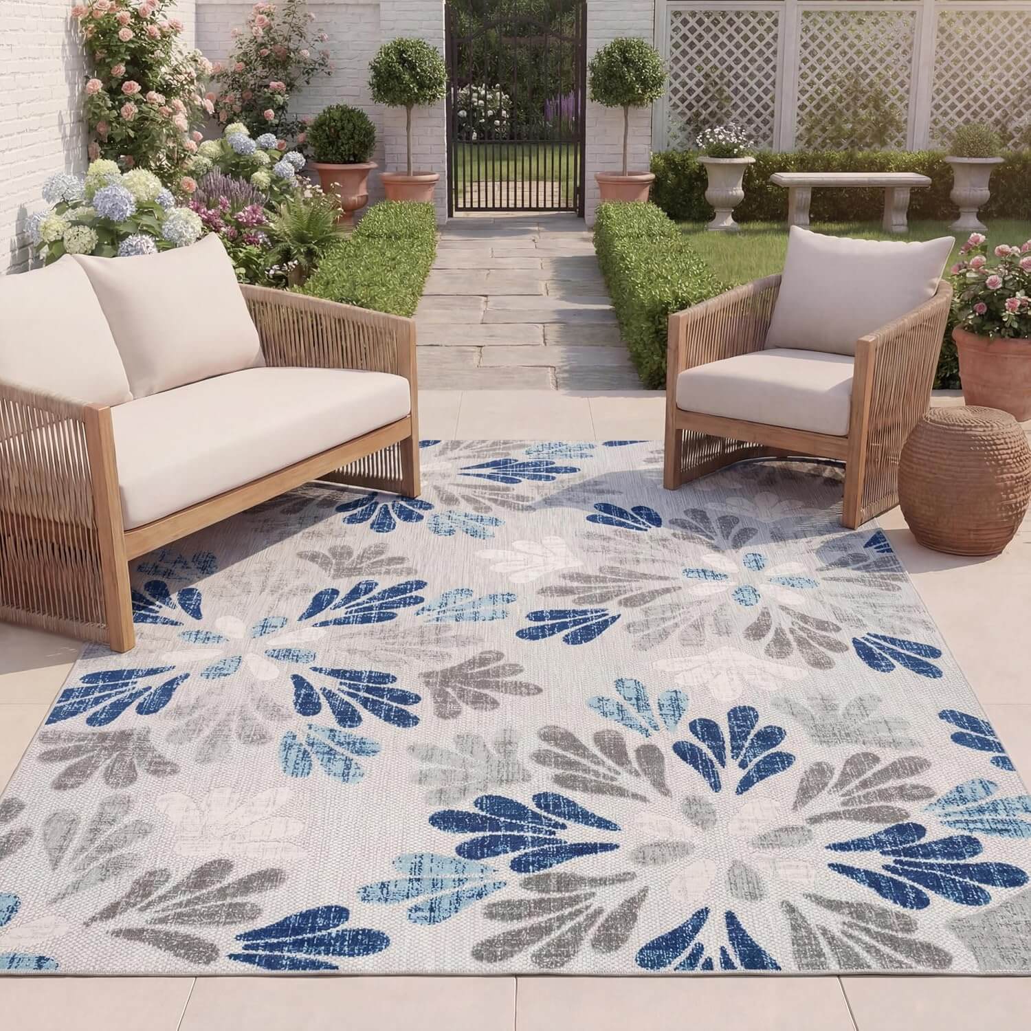 Transform Your Space with the SAFAVIEH Washable Floral Area Rug - 8&